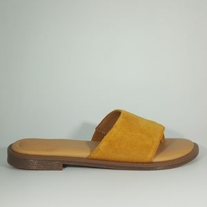 The Flexx Yellow Suede Thong Sandal *** runs small